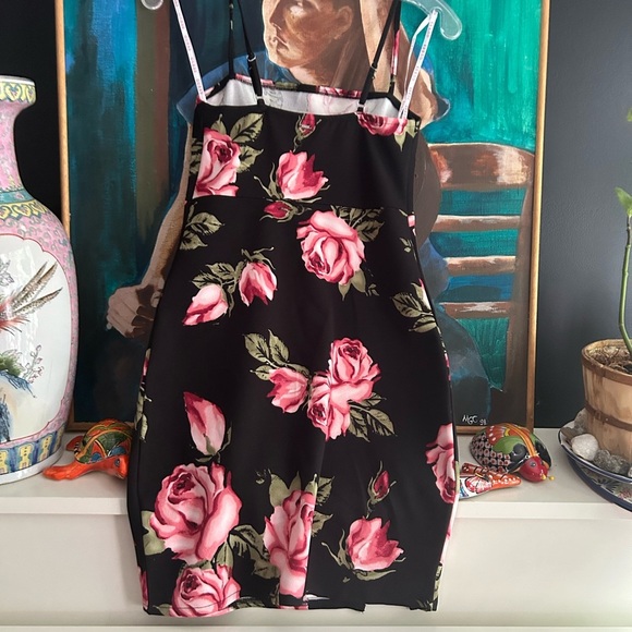 Guess Los Angeles Roses Black and Pink Bodycon Dress Small NWT S - Picture 5 of 16